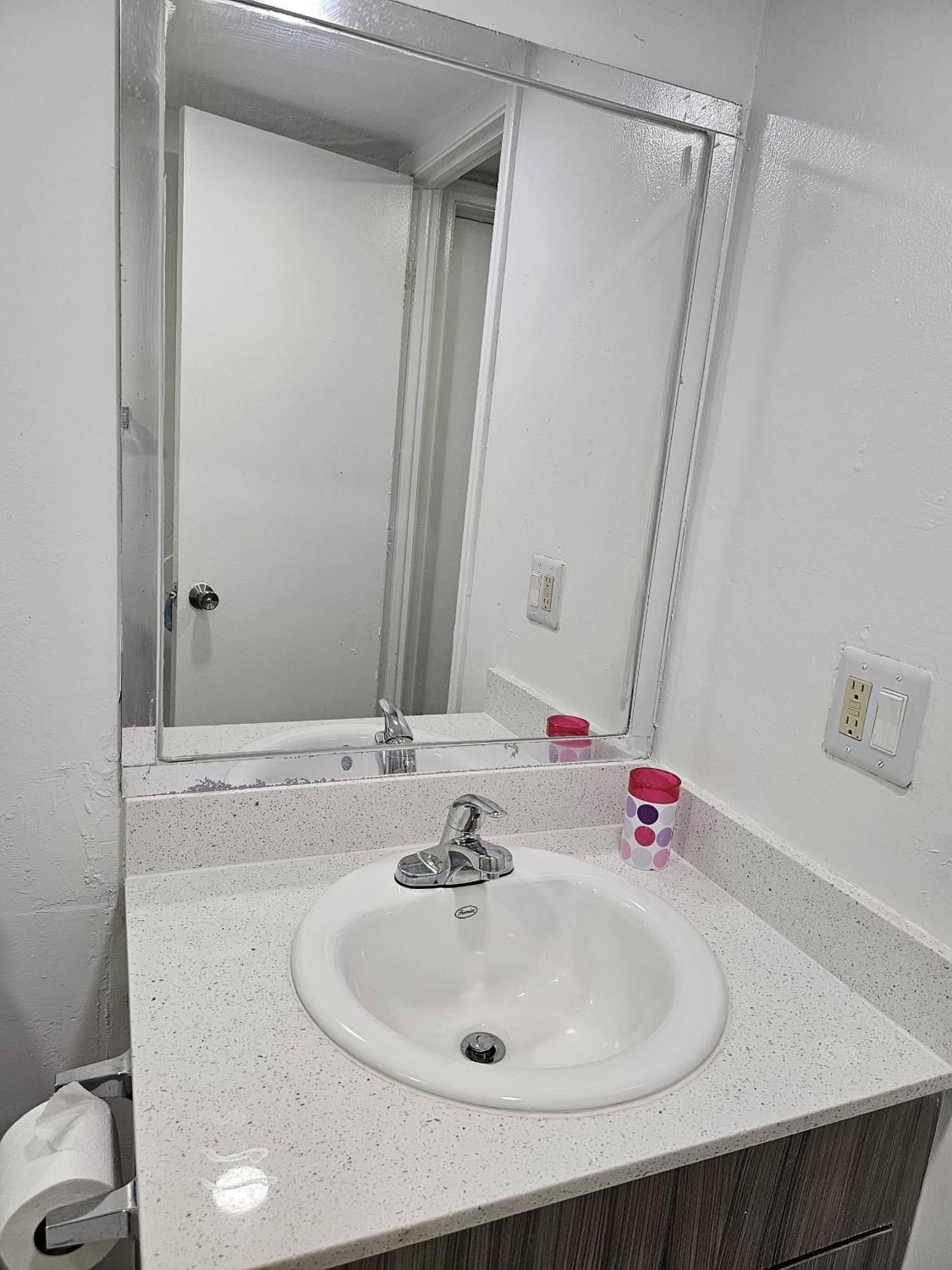 Room In Apartment - The Sample Rd Retreats Pompano Beach Εξωτερικό φωτογραφία